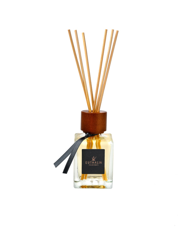 NEFERTITI OUD