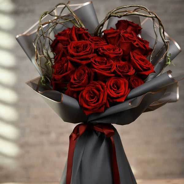 Red Rose Heart Shape Hand Bouquet - Tulip Flowers Tr LLC.