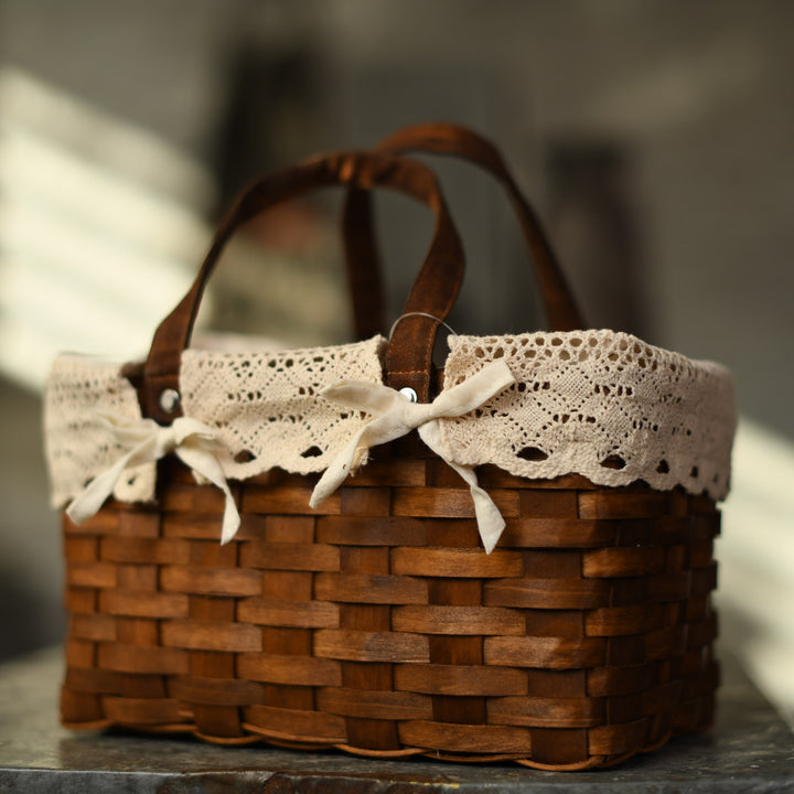 Straw Basket with fabric - Tulip Flowers Tr LLC.