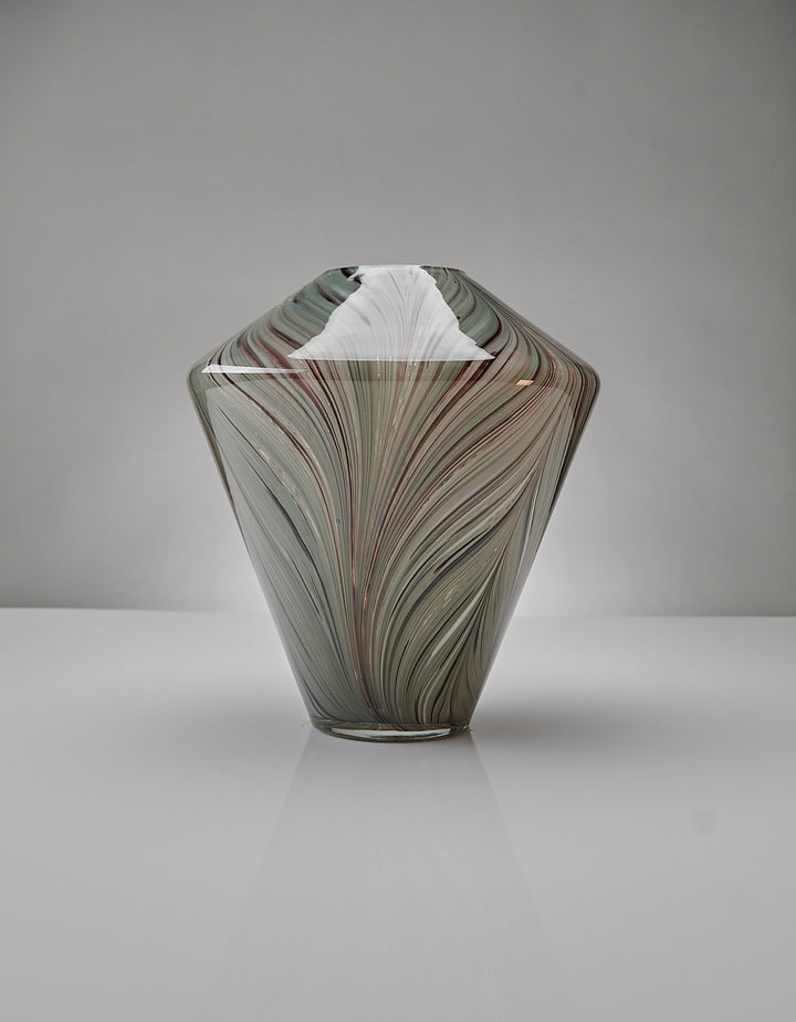 Modern Stylish Vase - Tulip Flowers Tr LLC.